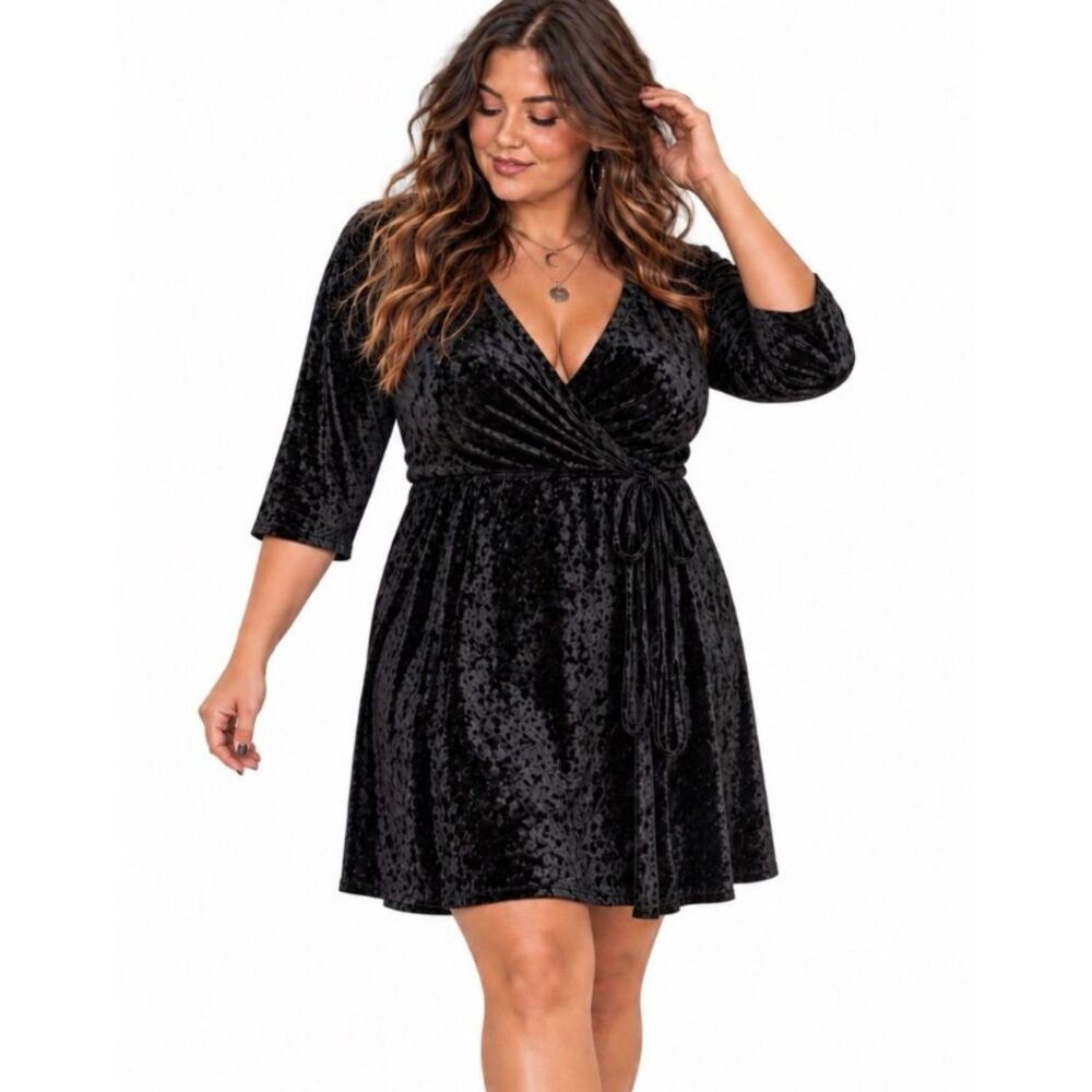 TORRID Black Plus Sz 4X (26) Stretchy Soft Crushed Velvet Mock Wrap Skater Dress